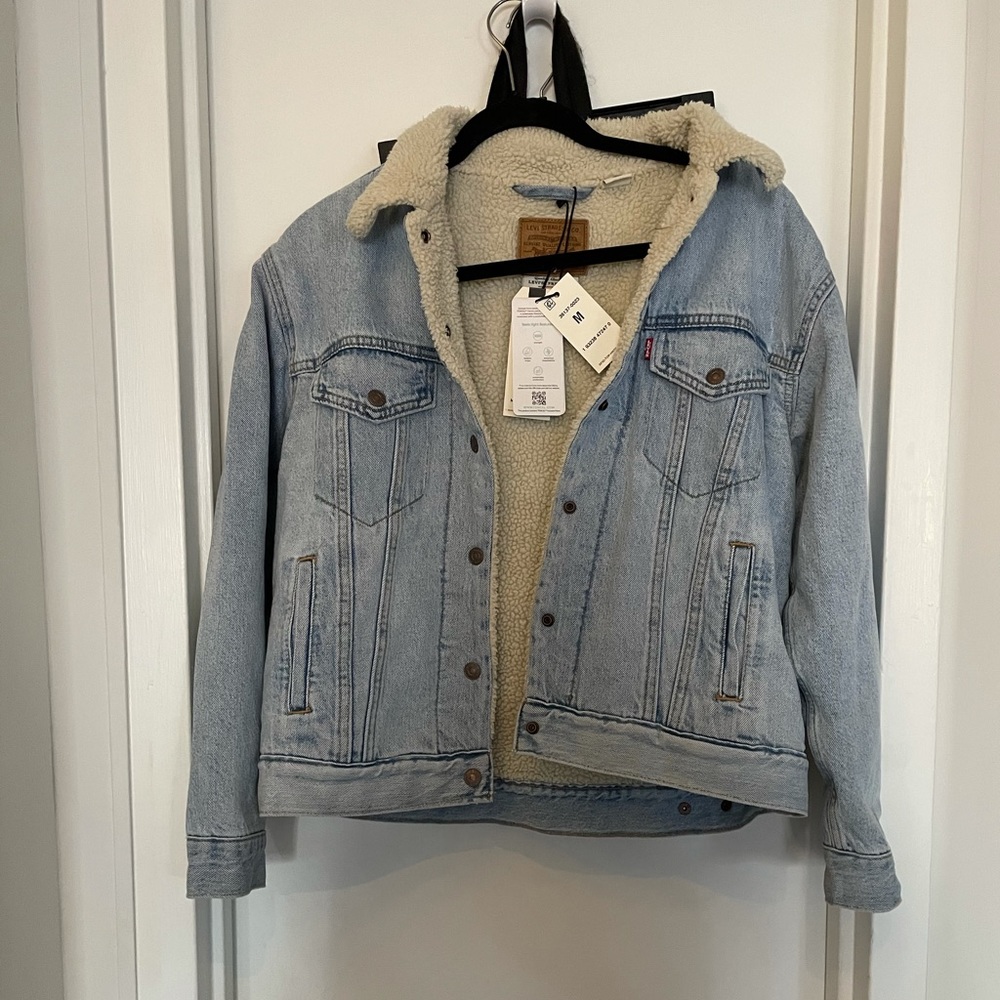 NWT Levi’s Sherpa Denim Jacket